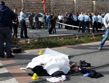 Συγκλονιστικά βίντεο από την ένοπλη επίθεση στην Παλαιά Πόλη της Ιερουσαλήμ (upd)